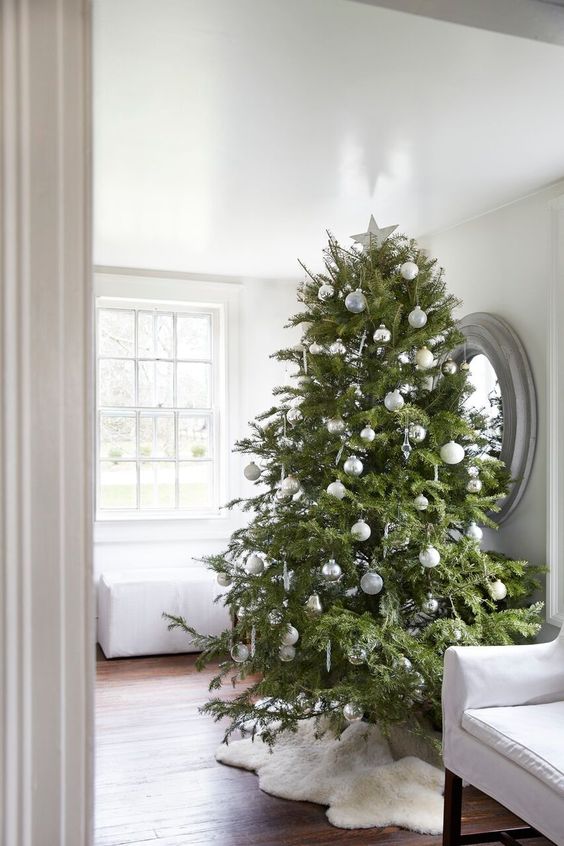 Trendy Christmas Tree Themes - My Hygge Home